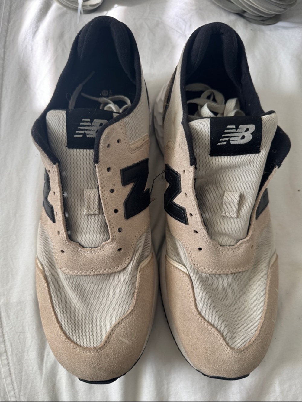 New Balance Women’s Beige/Cream and Black Retro Runner Sneakers